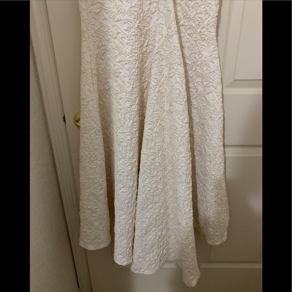 Off the shoulder cream gown - Picture 7 of 7